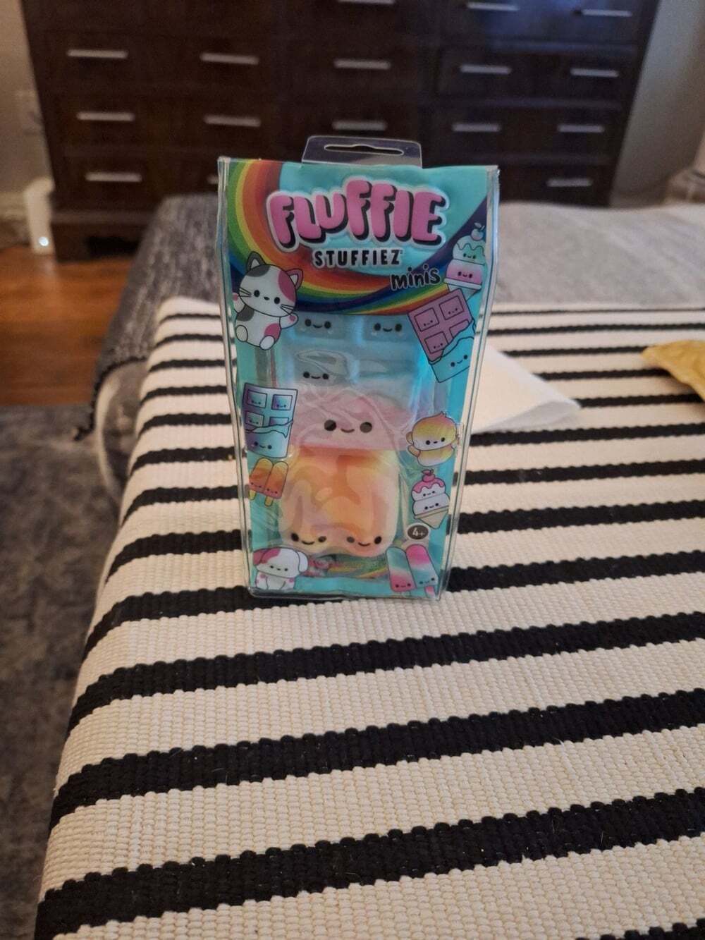 Fluffie Stuffiez Minis - Rainbow Ice Cream Sundae Plush Toy